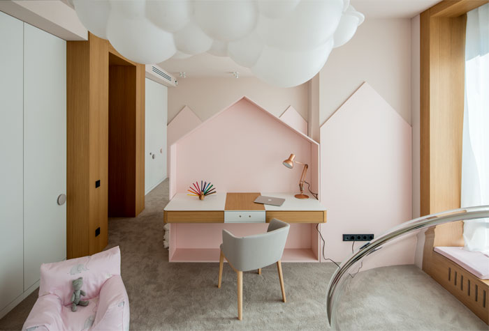 Минималистичный интерьер квартиры для семьи с маленькой дочкой