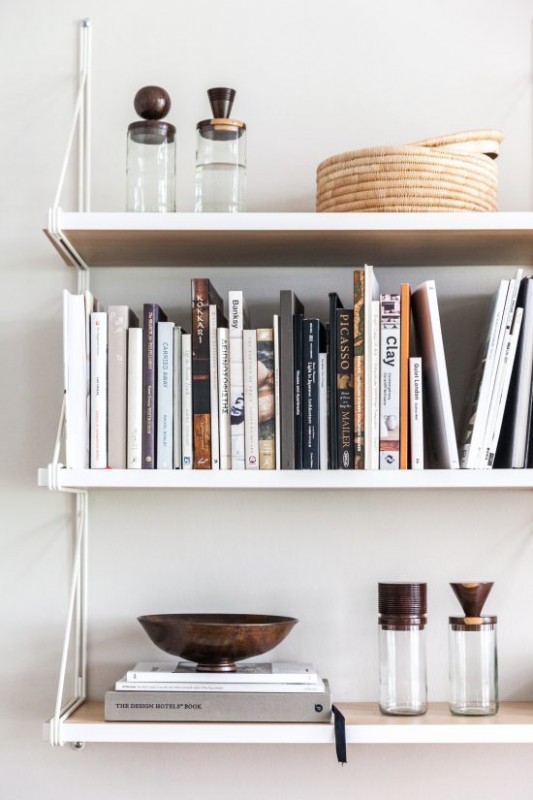 Плетеная мебель и элементы декора в интерьере афинской квартиры Плетеная мебель и элементы декора в интерьере афинской квартиры