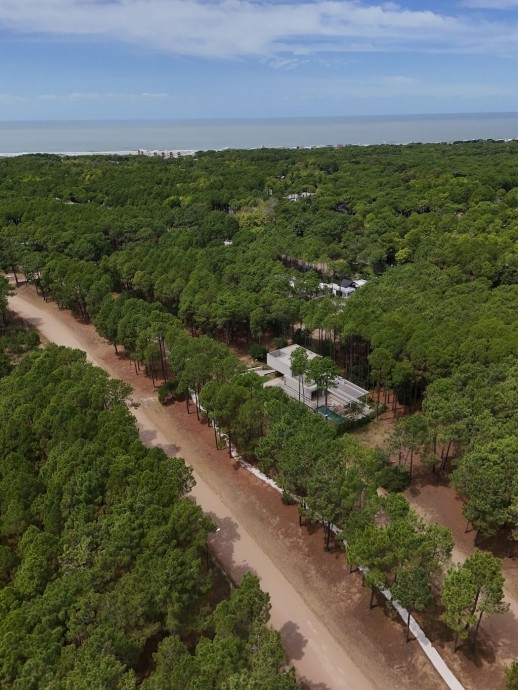 Современный дом в курортном городке Пинамар, Аргентина