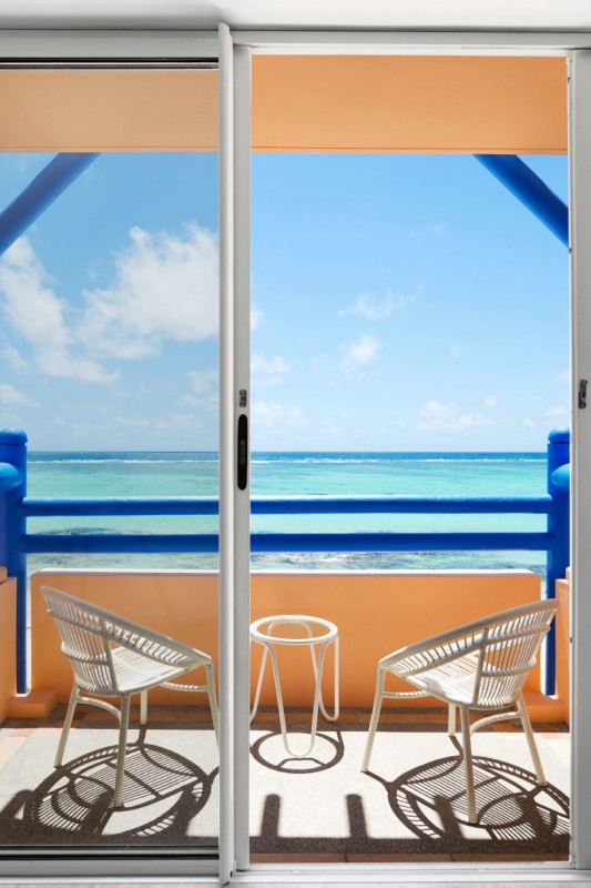 Красочный интерьер отеля SALT of Palmar 5* на Маврикии