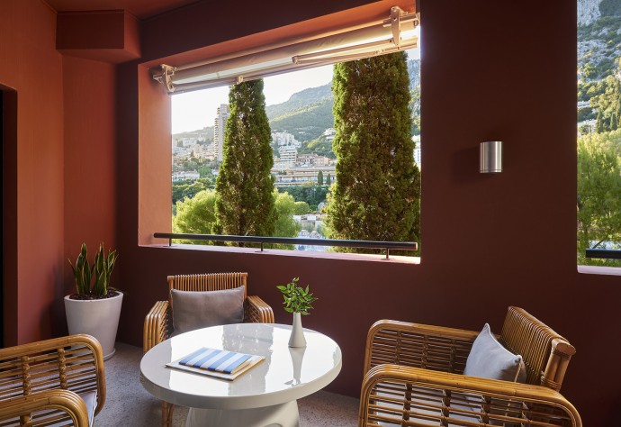 Престижный отель Monte Carlo Beach с частным пляжем и видом на Средиземное море Престижный отель Monte Carlo Beach с частным пляжем и видом на Средиземное море