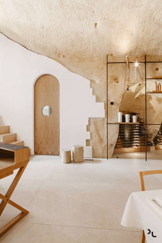 Ресторан-пиццерия Oi Mari, расположенный в пещере в Италии Ресторан-пиццерия Oi Mari, расположенный в пещере в Италии