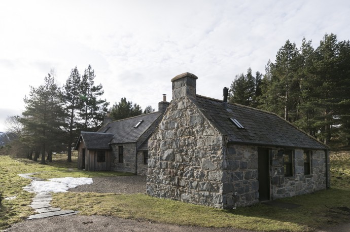 Обновленный коттедж конца XIX века в национальном парке Кернгормс, Шотландия