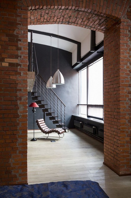 Современные, классические и индустриальные элементы в эффектном лофте