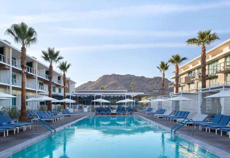 Горы + модерн середины ХХ века: курорт Mountain Shadows в Аризоне