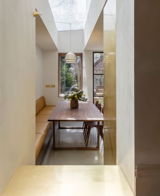 Изысканные медные детали в декоре таунхауса на западе Лондона