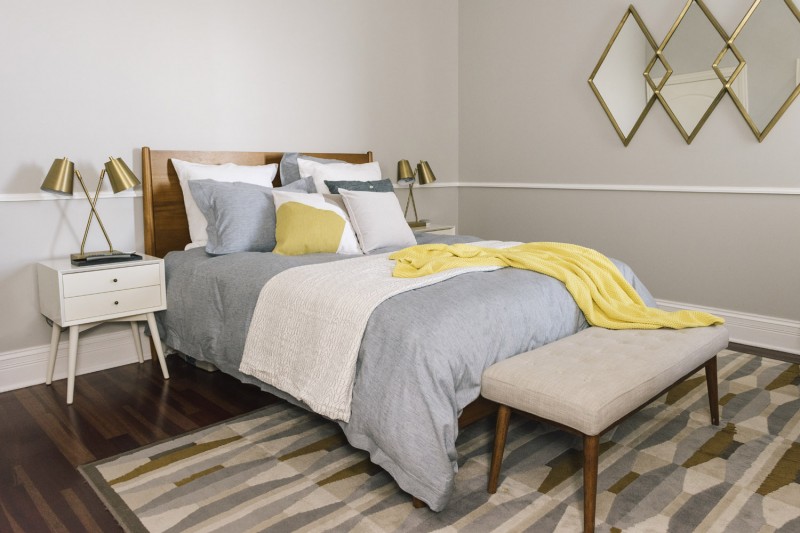 Прохладные цвета и медные акценты в интерьере просторных чикагских апартаментов Прохладные цвета и медные акценты в интерьере просторных чикагских апартаментов