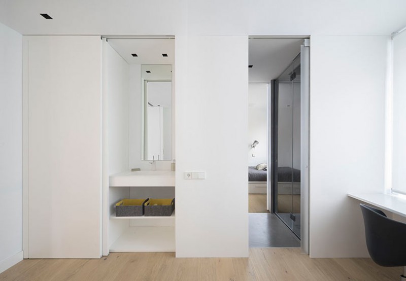 Чёрные акценты в интерьере апартаментов в Барселоне Чёрные акценты в интерьере апартаментов в Барселоне