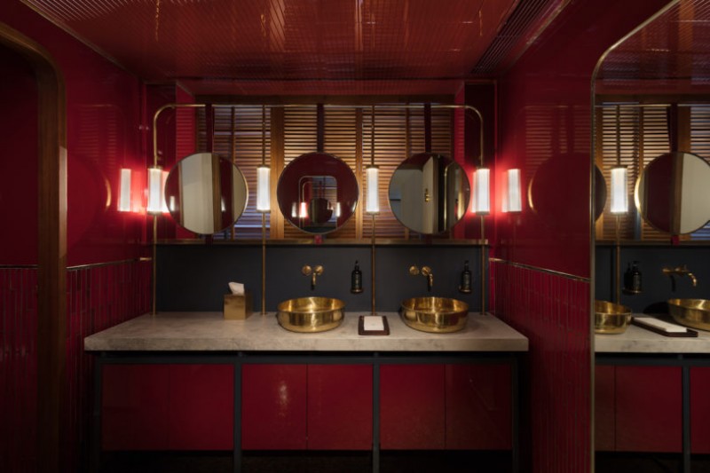 Городской отель Fleming, вдохновленный морской и промышленной эпохой Гонконга в 70-х годах Городской отель Fleming, вдохновленный морской и промышленной эпохой Гонконга в 70-х годах