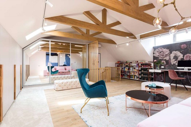 Мансардная квартира середины ХХ века, расположенная в Бухаресте, Румыния