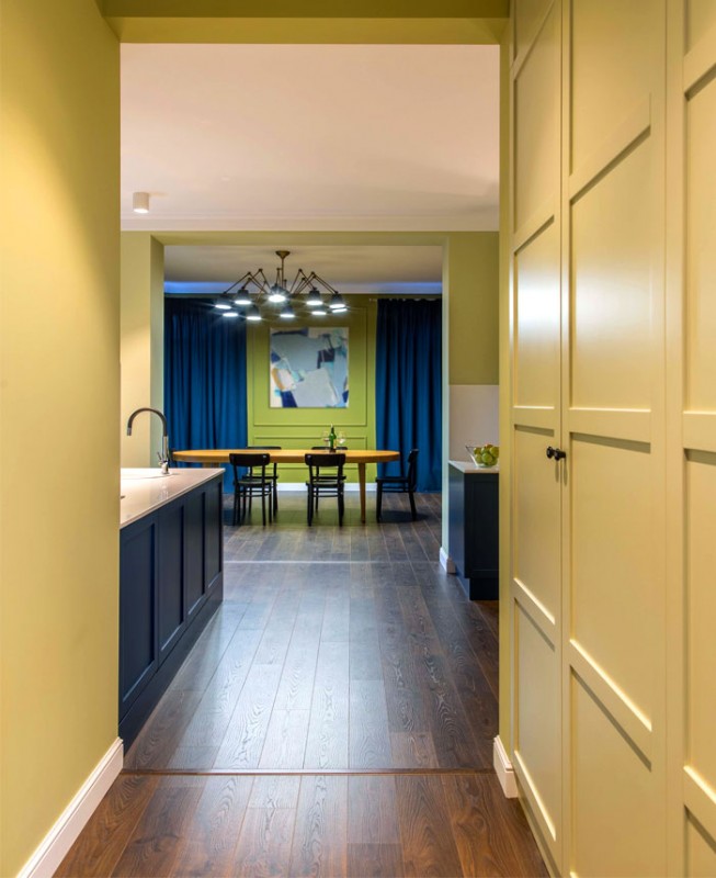 Вдохновляющие контрастные цветовые сочетания в декоре двухуровневой квартиры Вдохновляющие контрастные цветовые сочетания в декоре двухуровневой квартиры