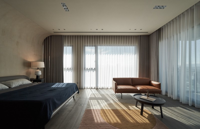 Интерьер просторной квартиры в Тайване