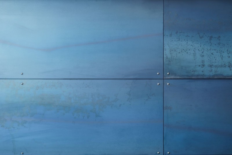 Сочетание дерева и металла в апартаментах, расположенных в Бухаресте