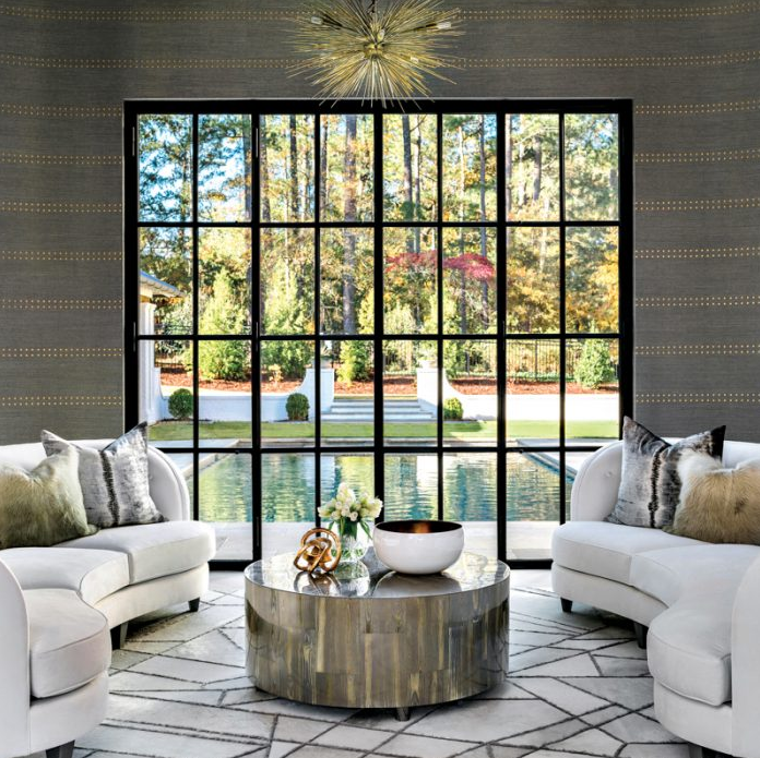 Сочетание классической и современной эстетики в новом доме в Мариетте, штат Джорджия Сочетание классической и современной эстетики в новом доме в Мариетте, штат Джорджия