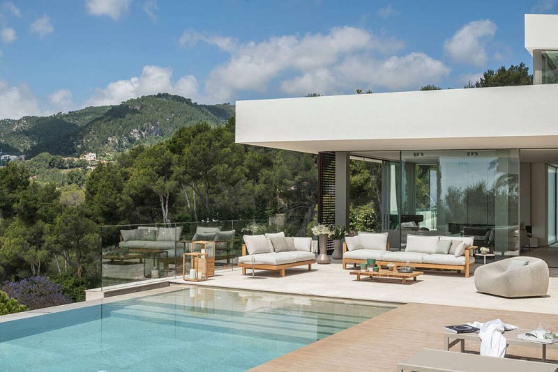 Двухэтажная вилла на Майорке Двухэтажная вилла на Майорке