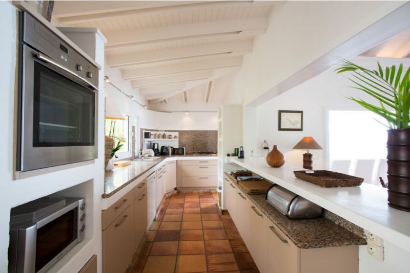 Классический карибский шик в интерьере виллы в Сен-Бартелеми, Франция