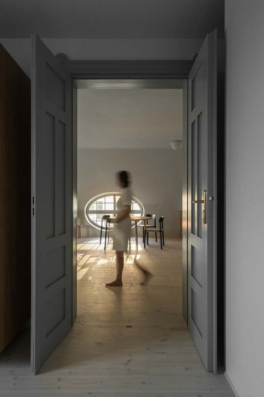 Квартира в мансарде многоквартирного дома 1911 года постройки в Кракове