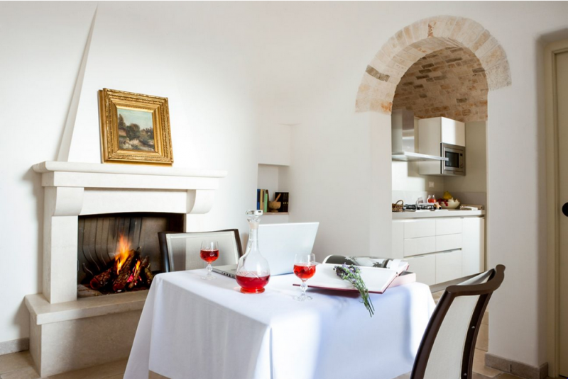 Небольшой отель-трулло Baraquiel в Сан-Микеле-Салентино, Италия Небольшой отель-трулло Baraquiel в Сан-Микеле-Салентино, Италия