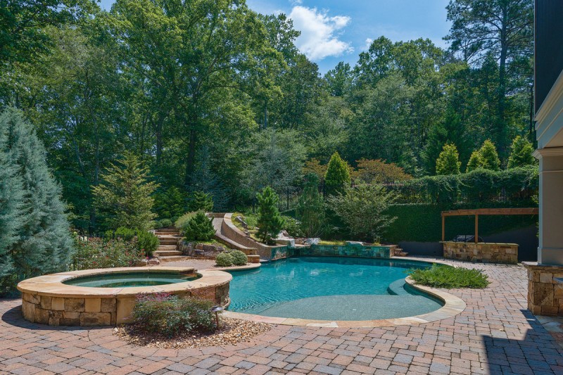 Вневременная элегантность обстановки дома в городе Розуэлл, штат Джорджия