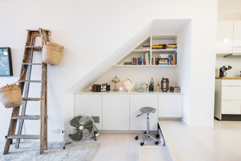 Интерьер просторных светлых апартаментов