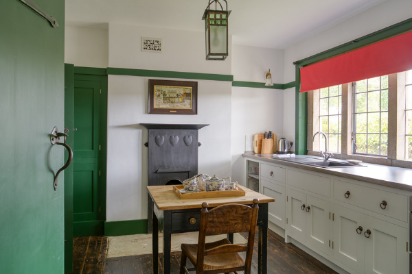 Небольшая гостиница Winsford Cottage в здании бывшего госпиталя 1900 года в Девоне, Великобритания