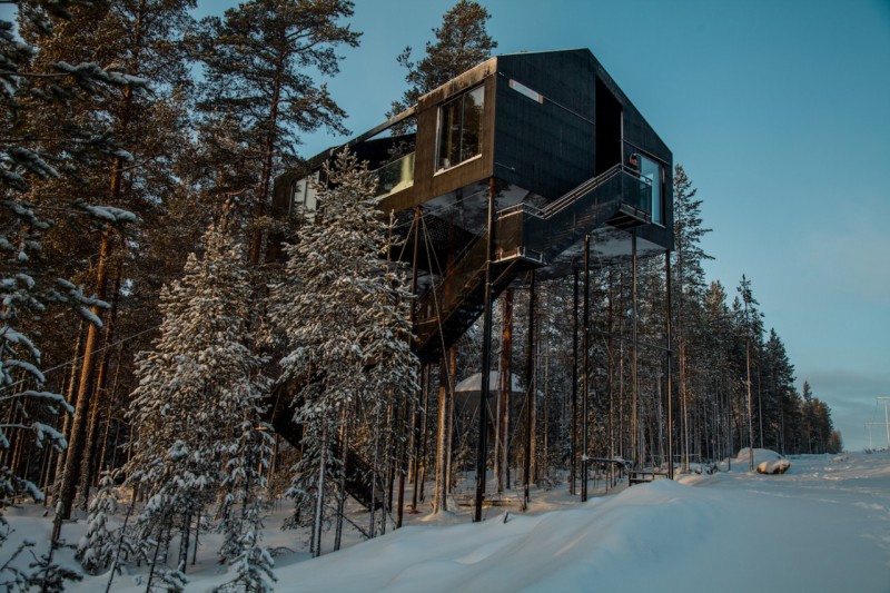 Один из семи номеров отеля Treehotel в Швеции