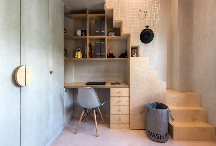 Современная индустриальная динамика в интерьере греческого дома