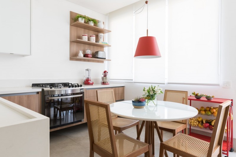 Использование дерева и белого цвета в оформлении уютного дома Использование дерева и белого цвета в оформлении уютного дома