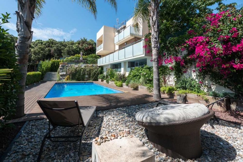 Особняк семьи русского происхождения в Канет-де-Мар, Испания Особняк семьи русского происхождения в Канет-де-Мар, Испания