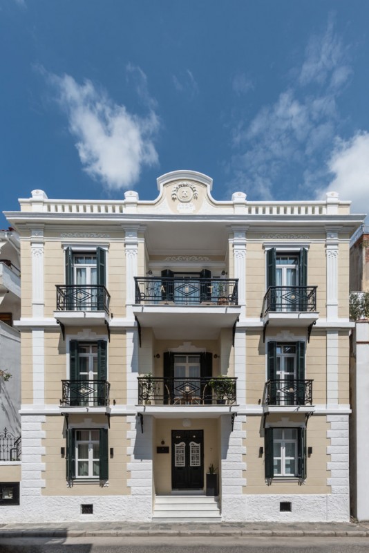 Отель, расположенный в здании 1920-х годов в Кавале, Греция