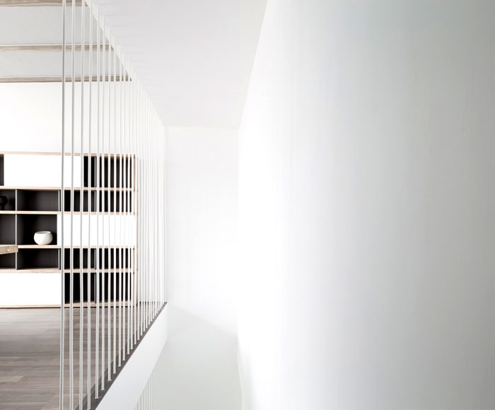 Интерьер мансардной квартиры в Шаньтоу, провинция Гуандун, Китай Интерьер мансардной квартиры в Шаньтоу, провинция Гуандун, Китай