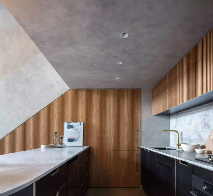 Интерьер стильного лофта с эстетикой брутализма