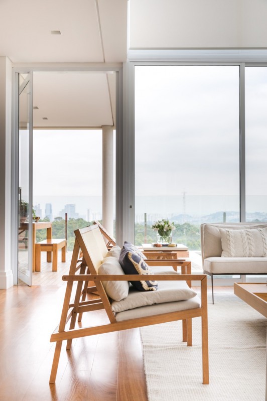 Использование дерева и белого цвета в оформлении уютного дома Использование дерева и белого цвета в оформлении уютного дома