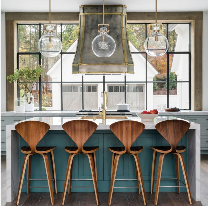 Сочетание классической и современной эстетики в новом доме в Мариетте, штат Джорджия Сочетание классической и современной эстетики в новом доме в Мариетте, штат Джорджия