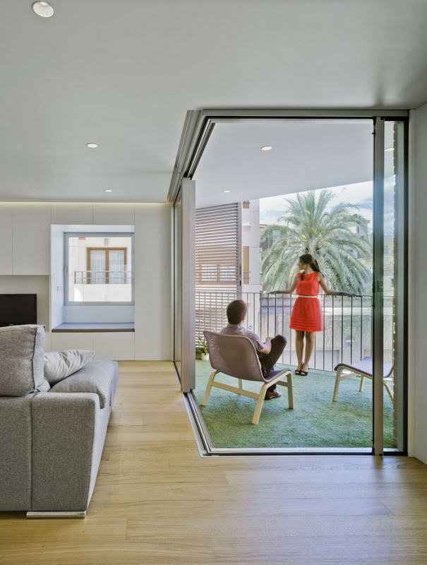 Светлые апартаменты для молодой семьи в Испании