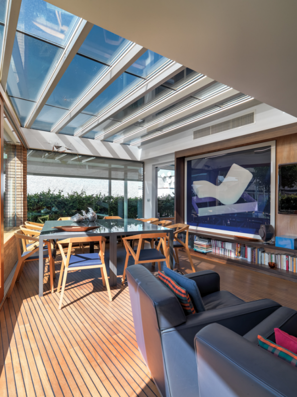 Яркие акцентные стены в интерьере пентхауса Яркие акцентные стены в интерьере пентхауса