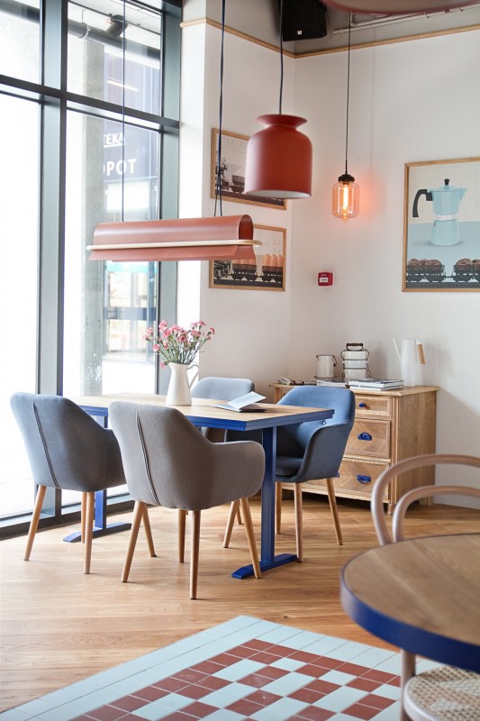 Яркое уютное кафе в Сопоте, Польша