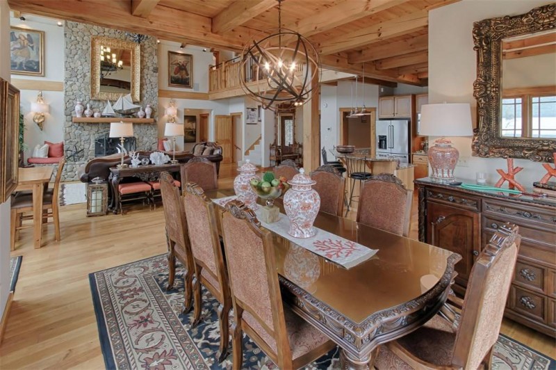 Особняк у озера в городе Батлер, Теннесси