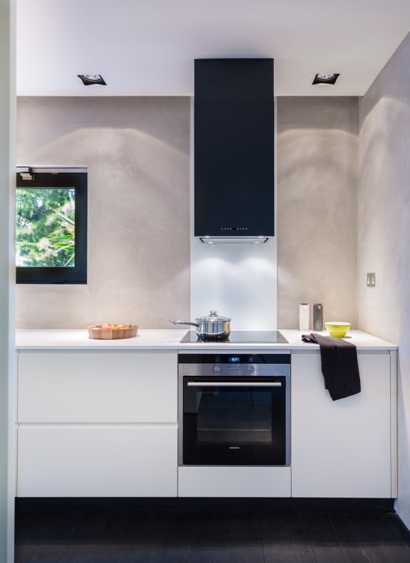 Интерьер двухэтажного дома в лесу