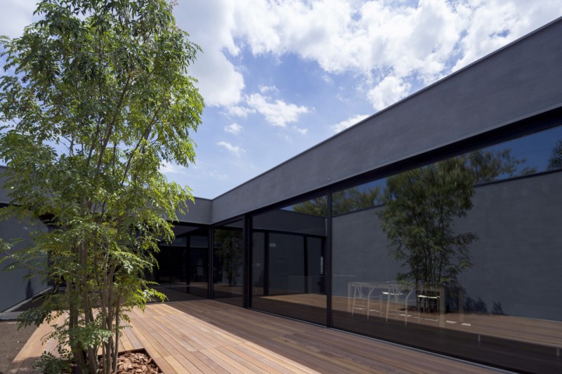 Минималистичный дом, расположенный в Тибе, Япония Минималистичный дом, расположенный в Тибе, Япония