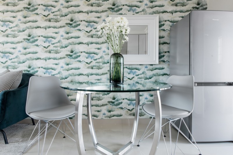 Наполненный светом свежий интерьер студии в Мидранде, ЮАР