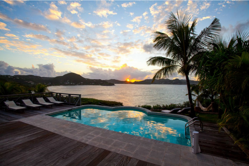 Классический карибский шик в интерьере виллы в Сен-Бартелеми, Франция