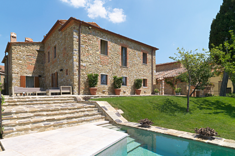 Частная резиденция в бывшем старинном монастыре