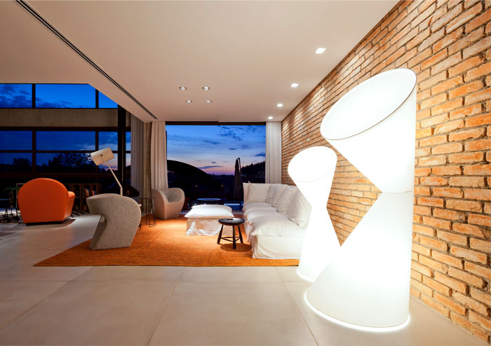 Красочный интерьер с этническими мотивами в бразильских апартаментах Красочный интерьер с этническими мотивами в бразильских апартаментах