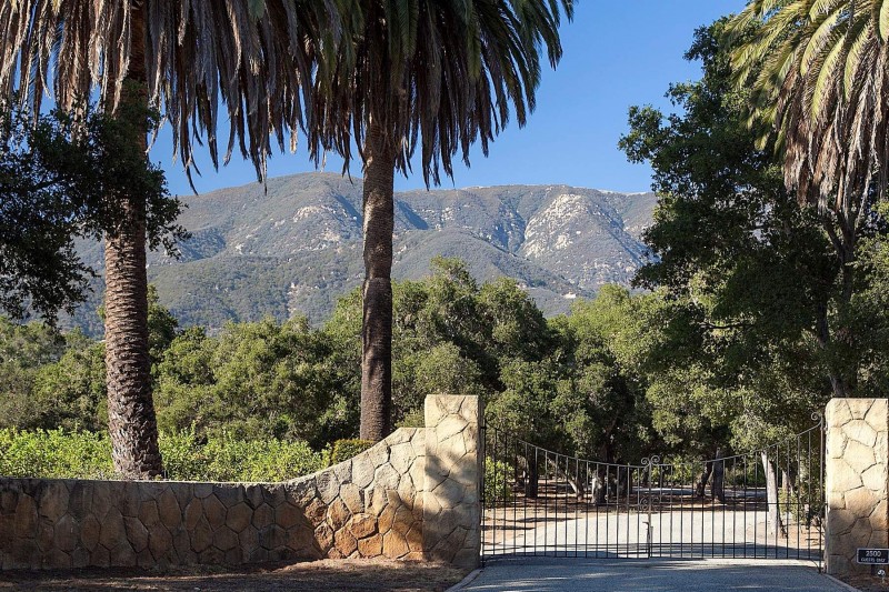 Обширная колониальная усадьба в Монтесито, Калифорния