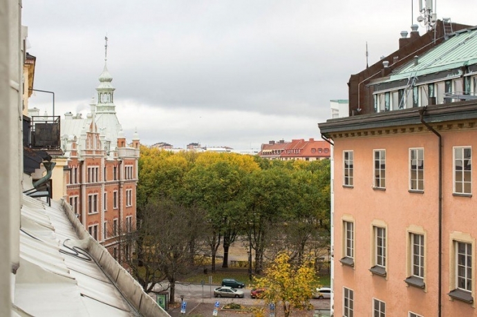Мансардная квартира в Стокгольме с небольшой террасой