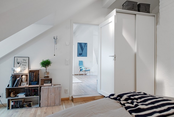 Мансардная квартира с уютным балконом в Швеции