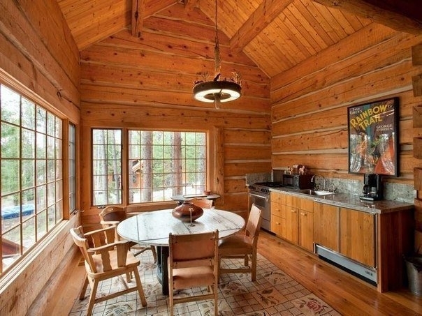 Уютный деревянный домик