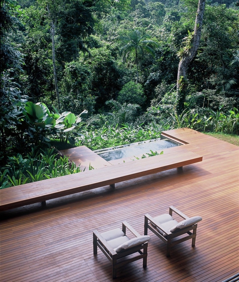 Особняк в тропическом лесу Бразилии от студии дизайна Arthur Casas