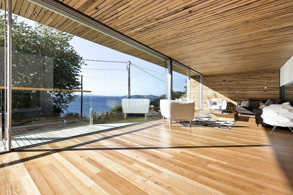 Дом из переработанной древесины в Испании